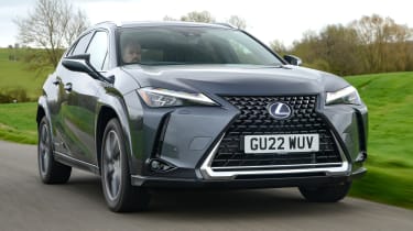 Lexus UX 250h - front tracking